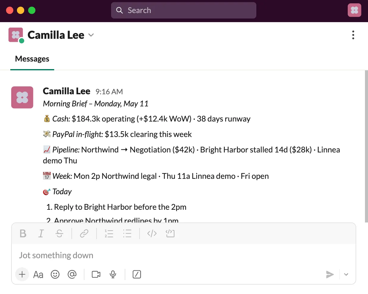Brief mattutino, messaggio Slack con cash, pipeline, agenda